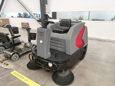 掃地機廠家讓工業清潔更高效